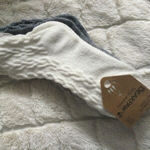 NEW WITH TAGS BEARPAW SOCKS